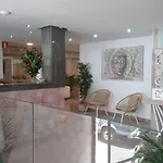 Residencia Cardona Hostel *