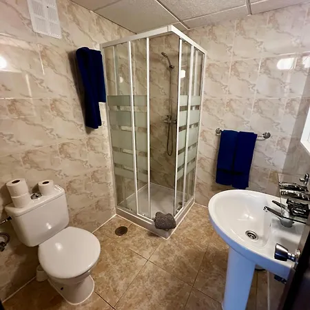Residencia Cardona Hostel