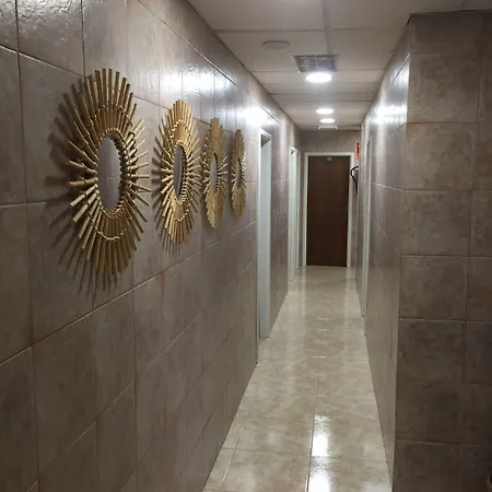 אכסניה Residencia Cardona