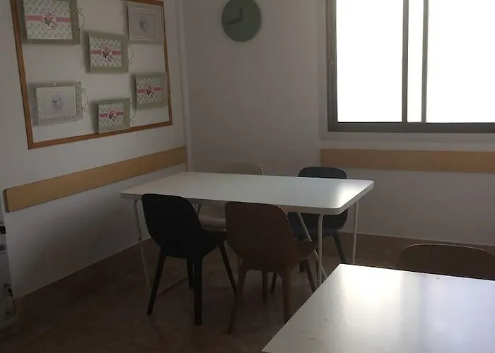 Residencia Cardona Auberge de jeunesse *