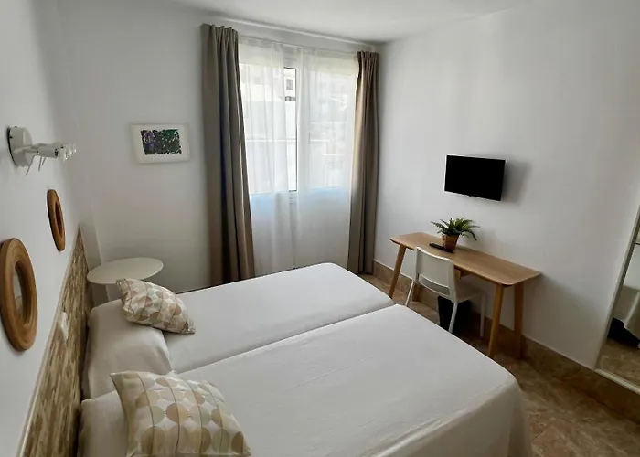 Residencia Cardona Auberge de jeunesse *