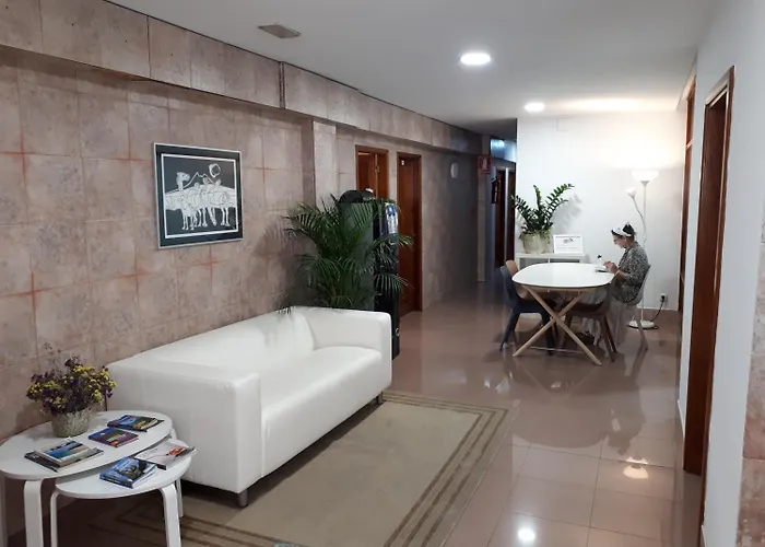 Residencia Cardona Auberge de jeunesse *