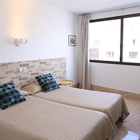 אכסניה Residencia Cardona