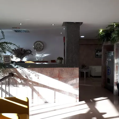 Residencia Cardona אכסניה