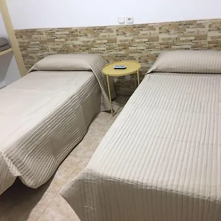 אכסניה Residencia Cardona